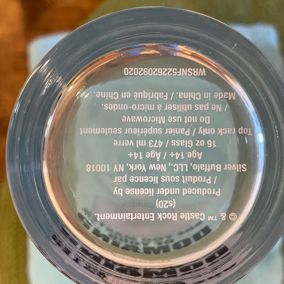 Set of 4 Collectible Seinfeld Glassware, 16oz glasses,Like New Condition w/o Box - Picture 4 of 6